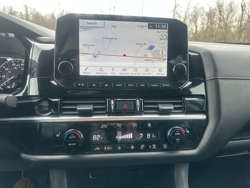 Used 2025 Nissan Pathfinder SL image 23