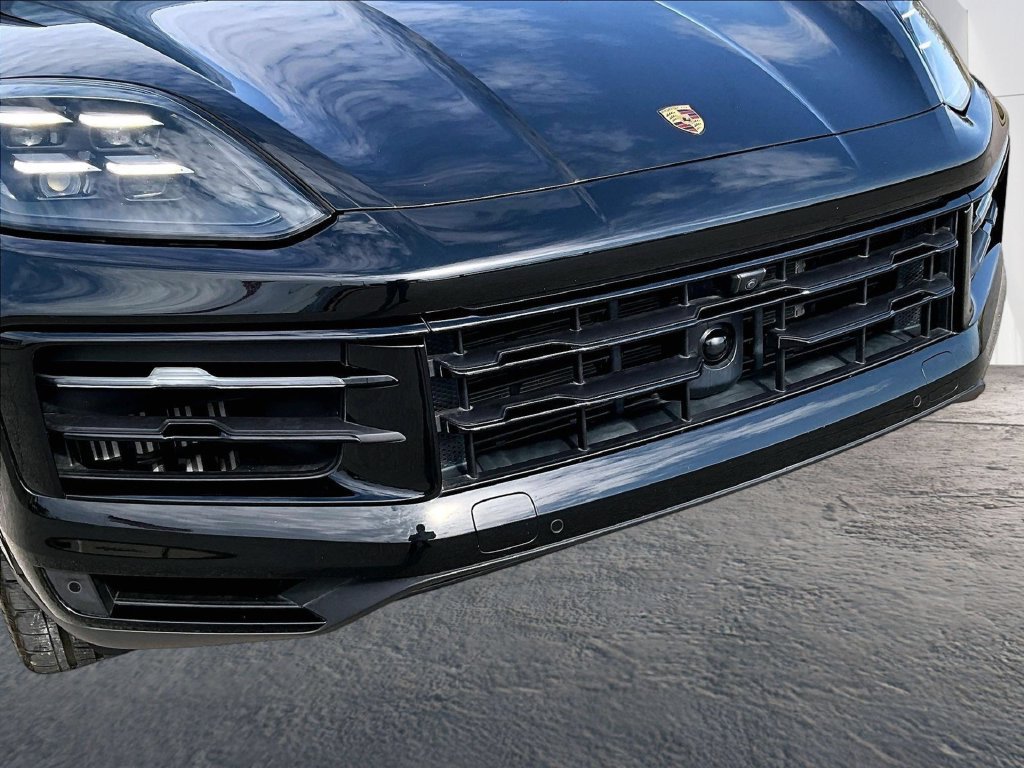 Certified 2024 Porsche Cayenne Coupe AWD/4WD image 20