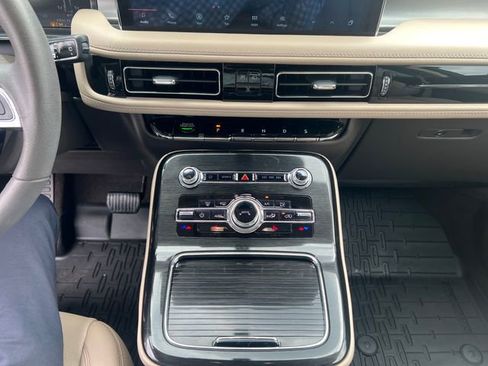 Used 2023 Lincoln Nautilus FWD w/ Premium Package image 23
