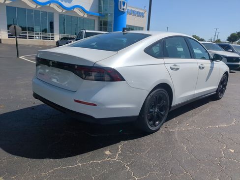 New 2025 Honda Accord SE image 4