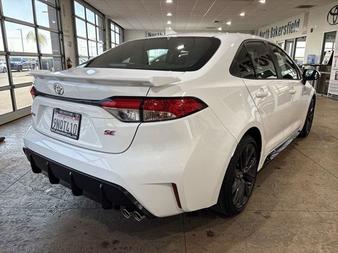 Certified 2025 Toyota Corolla SE w/ Convenience Package image 2