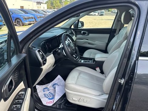 Certified 2023 Kia Sorento EX AWD/4WD image 14