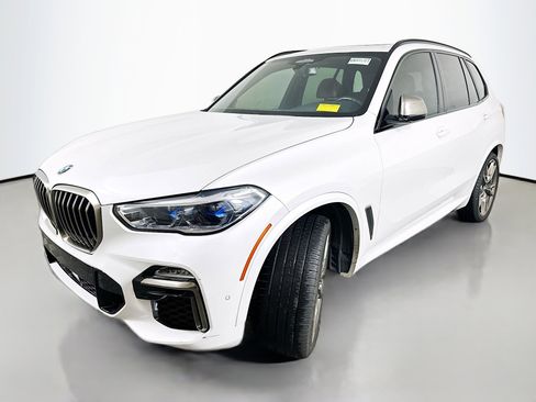 Used 2020 BMW X5 M50i w/ Executive Package image 3