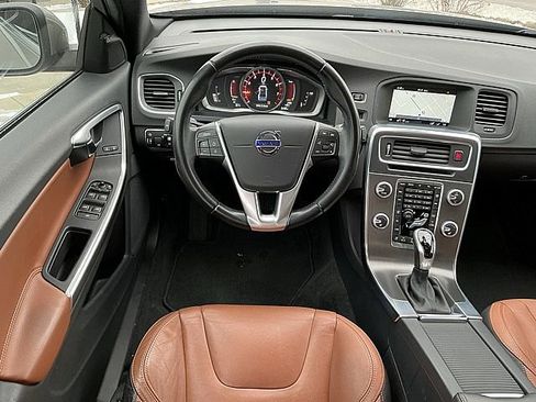 Used 2016 Volvo S60 T5 Premier w/ Convenience Package image 5