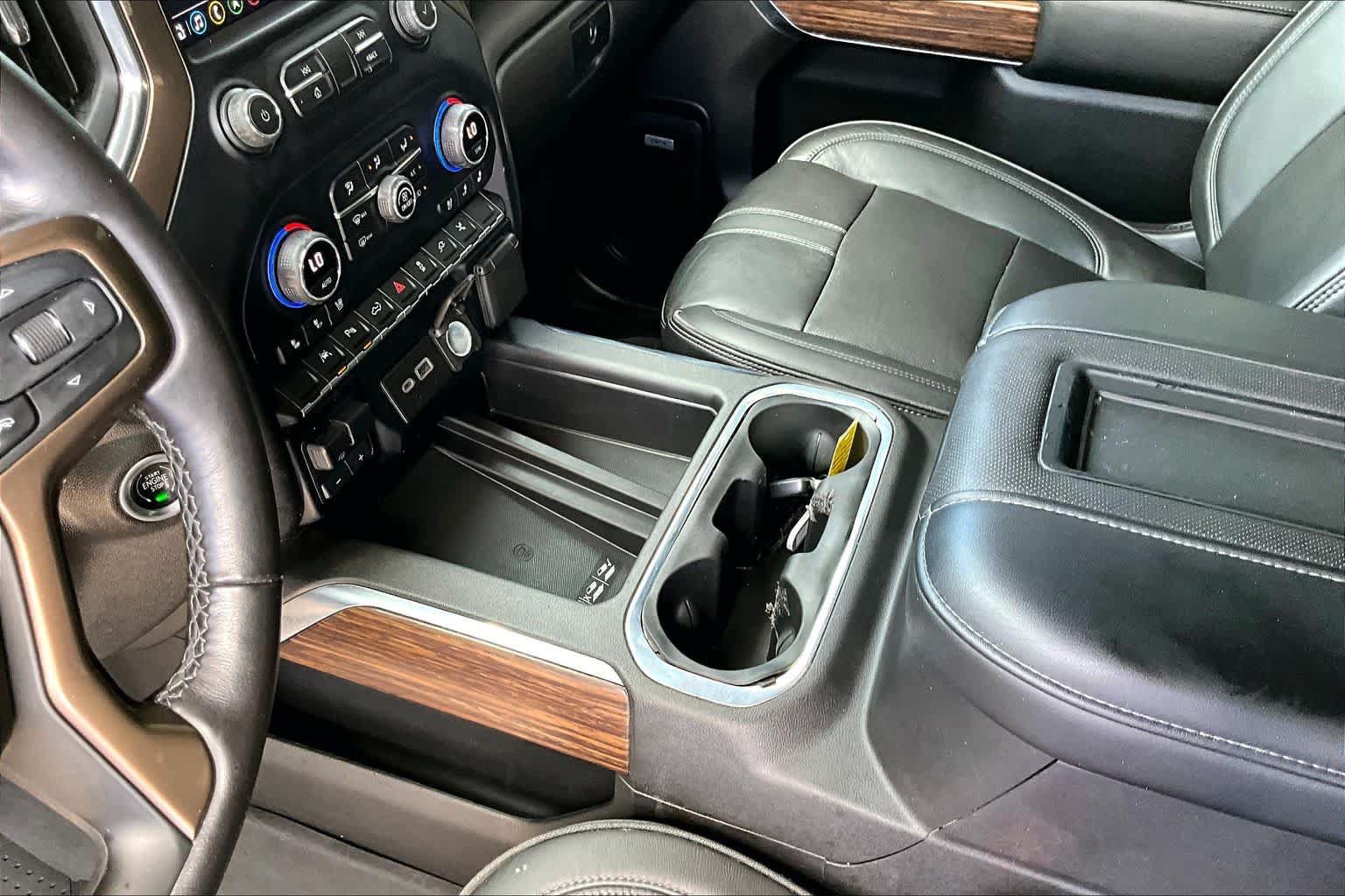 Used 2021 Chevrolet Silverado 1500 High Country w/ Technology Package AWD/4WD image 16
