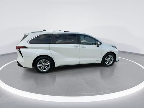 Used 2021 Toyota Sienna Limited FWD image 9