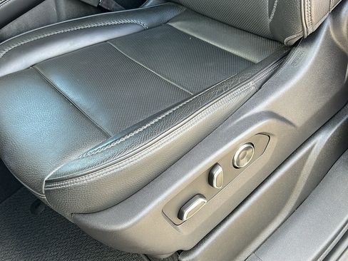 Certified 2025 GMC Yukon XL Denali AWD/4WD image 22
