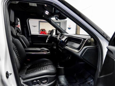 Used 2023 Rivian R1S Adventure image 30