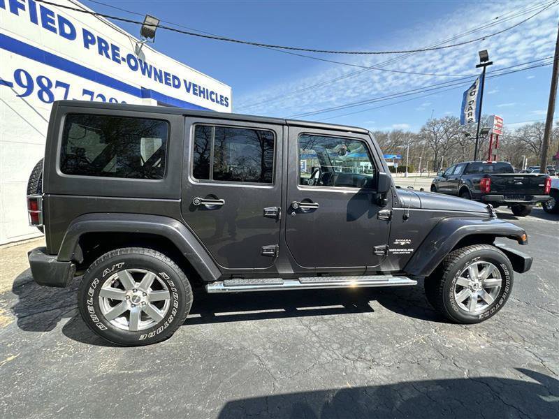 Used 2016 Jeep Wrangler Unlimited Sahara w/ Dual Top Group AWD/4WD image 2