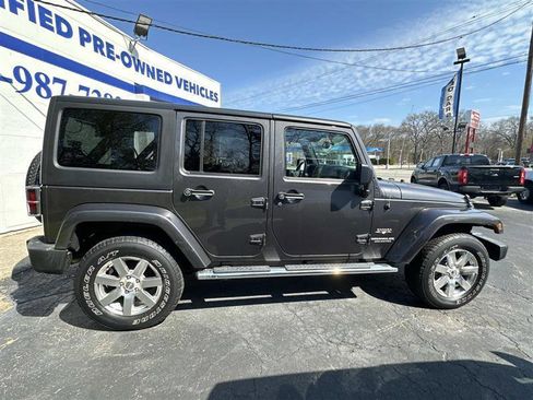 Used 2016 Jeep Wrangler Unlimited Sahara w/ Dual Top Group AWD/4WD image 2