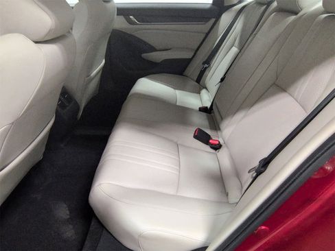 Used 2018 Honda Accord Touring image 21