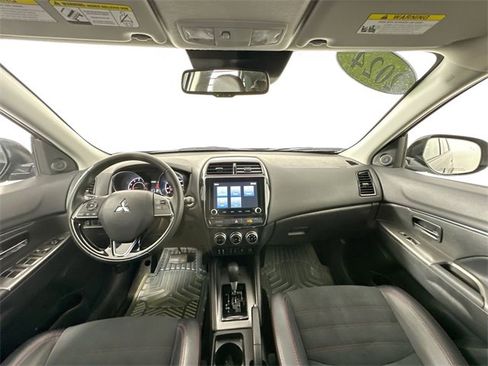 Used 2024 Mitsubishi Outlander Sport 2.0 SE image 3