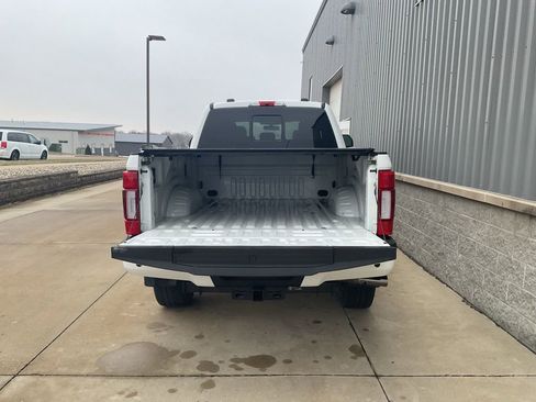Used 2022 Ford F250 Platinum w/ FX4 Off-Road Package image 25