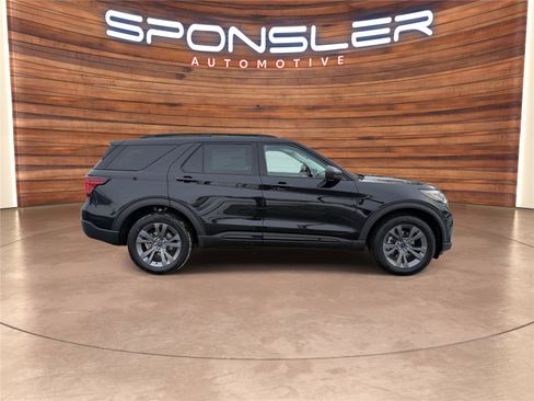 New 2026 Ford Explorer Active w/ Active Comfort Package image 7