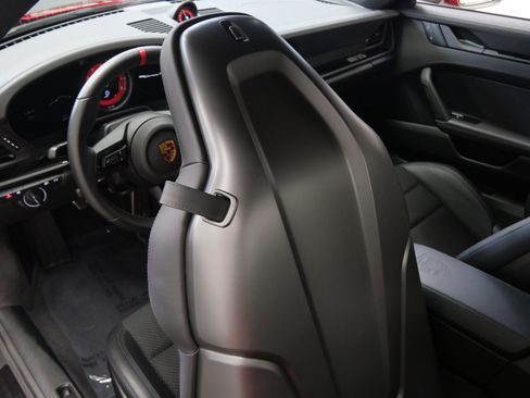 Used 2024 Porsche 911 Carrera image 33