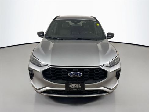 Used 2023 Ford Escape ST-Line image 2
