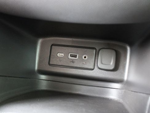 Used 2024 Chevrolet Equinox LT w/ LPO, Floor Liner Package image 37