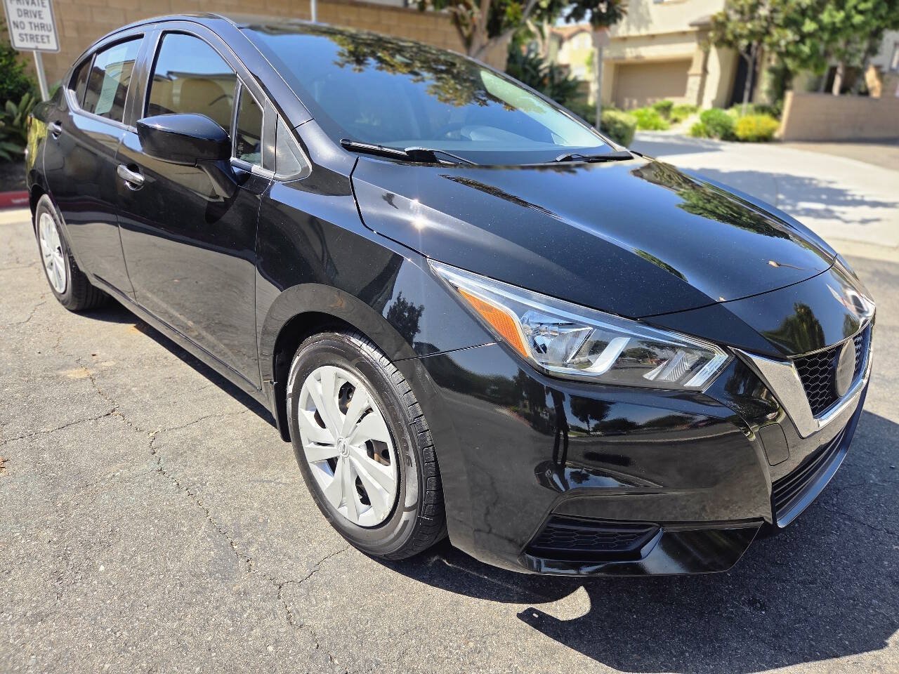 Used 2020 Nissan Versa S FWD image 13