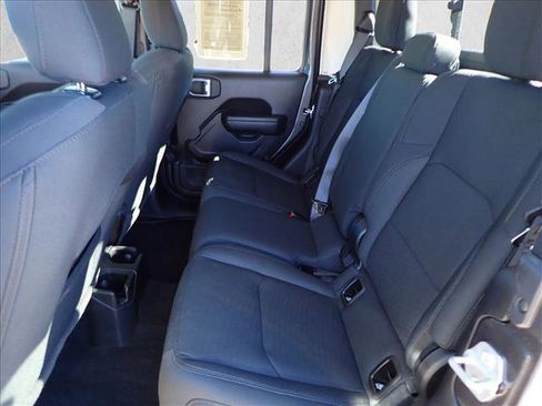 Used 2021 Jeep Gladiator Willys image 8