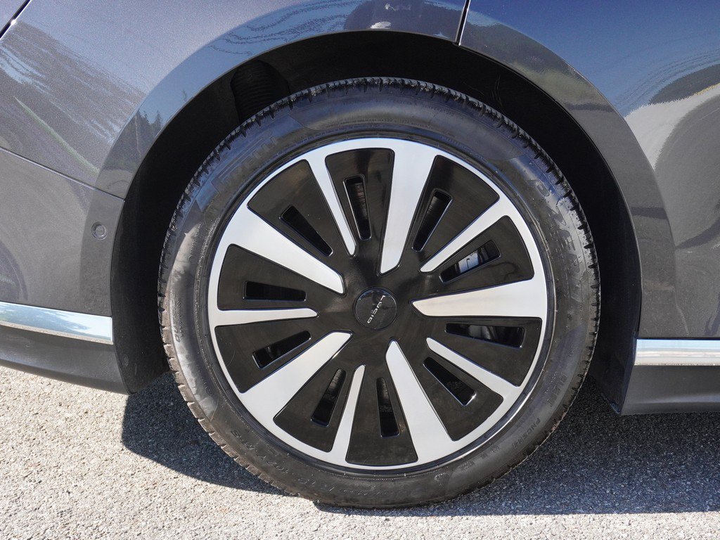 Used 2024 Lucid Air Touring AWD/4WD image 19