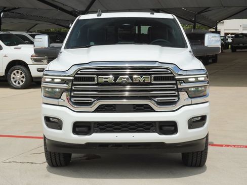 Used 2025 RAM 2500 Laramie AWD/4WD image 7