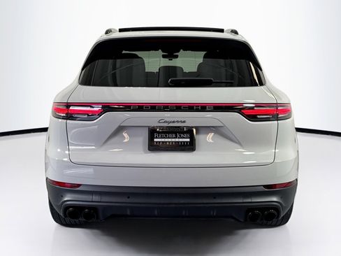 Certified 2023 Porsche Cayenne Platinum Edition image 10