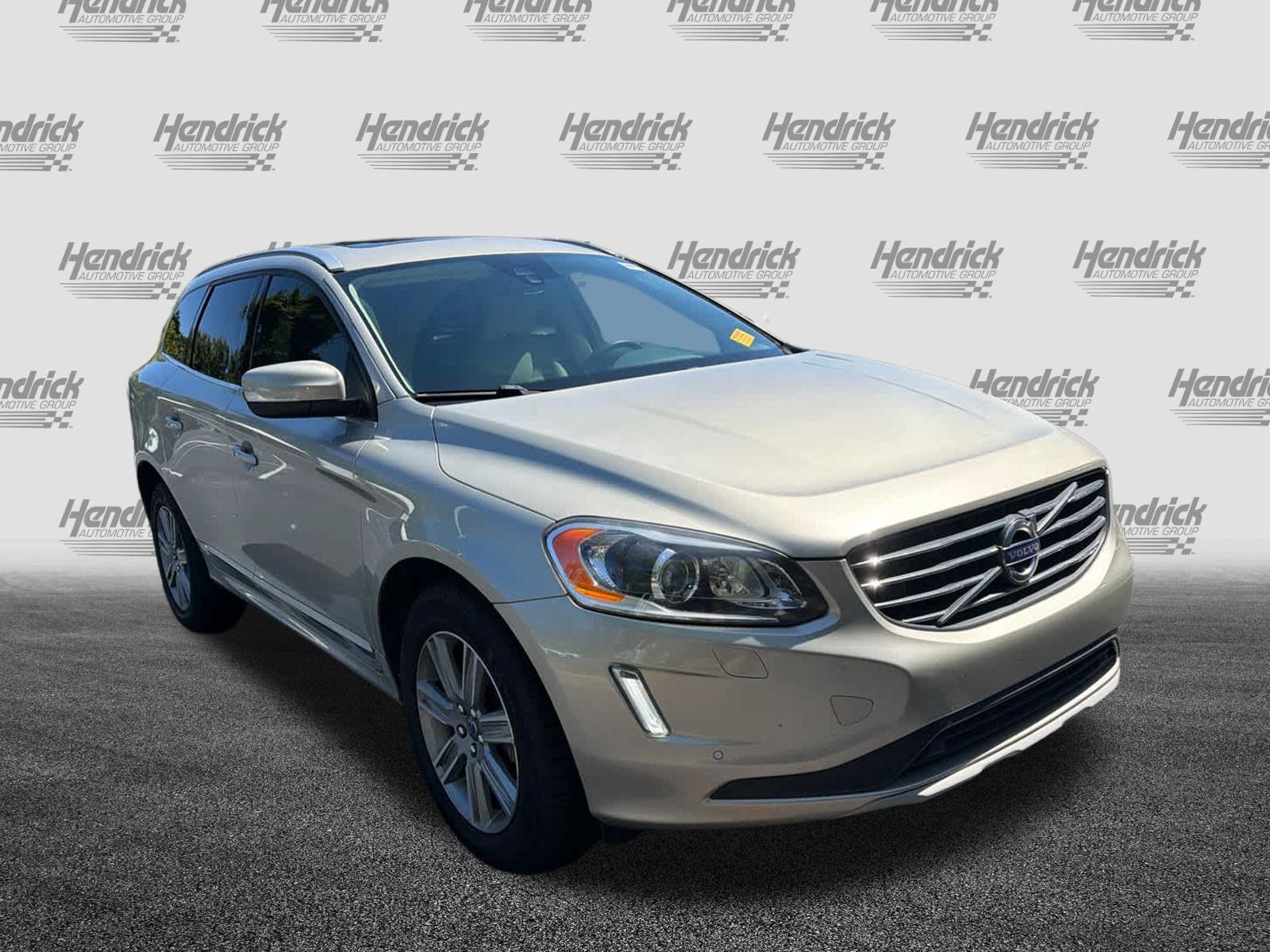 Used 2017 Volvo XC60 T5 Inscription w/ Preferred Option Package FWD image 2