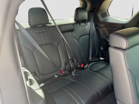 Used 2025 Honda Pilot Black Edition image 29