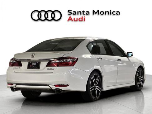 Used 2017 Honda Accord Sport Special Edition image 2