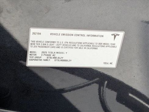 Used 2025 Tesla Model Y Long Range AWD/4WD image 26