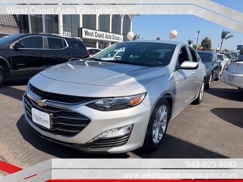 Used 2020 Chevrolet Malibu LT FWD image 2