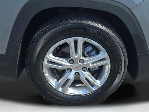 Used 2024 GMC Terrain SLE image 6