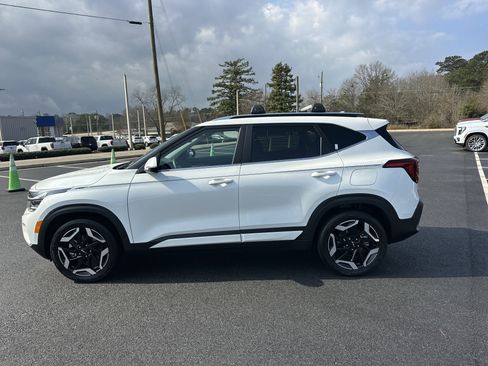 Used 2024 Kia Seltos SX w/ SX Sunroof Package image 9