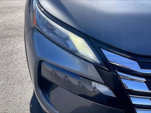 Used 2024 Nissan Rogue S image 32