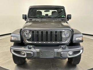 Used 2024 Jeep Gladiator Sport video 2
