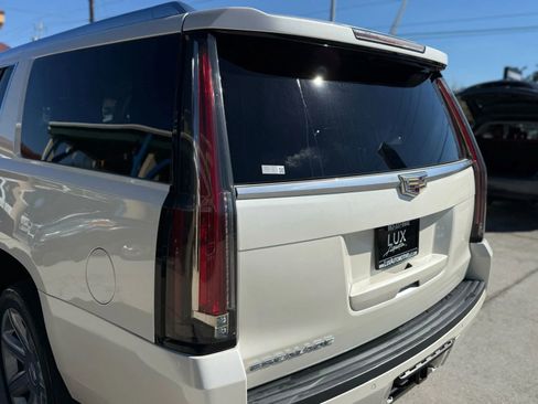 Used 2015 Cadillac Escalade ESV Premium image 9