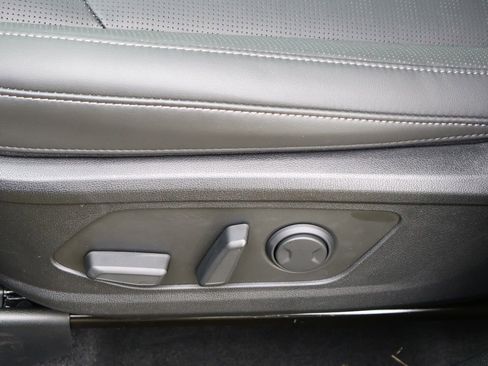 Used 2025 Kia Sorento S image 18