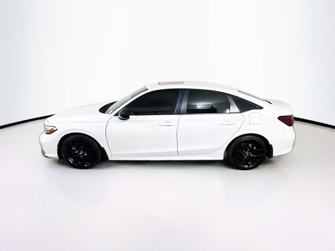 Used 2025 Honda Civic Sport image 4