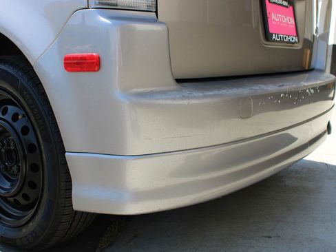 Used 2005 Scion xB image 8