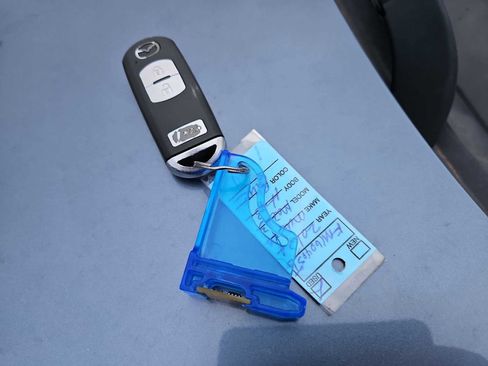 Used 2015 MAZDA MAZDA3 i Touring w/ Technology Package image 34