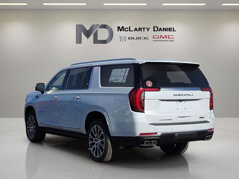New 2026 GMC Yukon XL Denali w/ Sun & Power Step Package AWD/4WD image 4