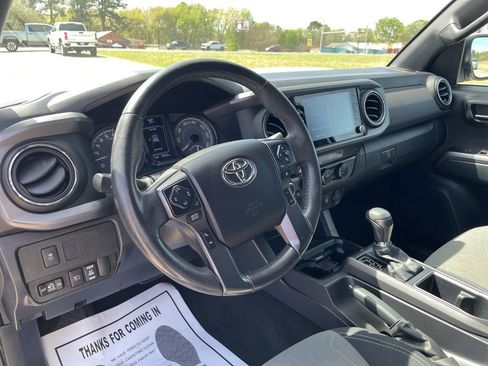 Used 2021 Toyota Tacoma TRD Off-Road w/ Technology Package image 22