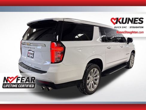 Used 2023 Chevrolet Suburban Premier image 11