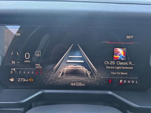 Used 2024 GMC Acadia Elevation image 11