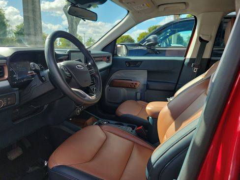 Used 2022 Ford Maverick Lariat w/ Lariat Luxury Package image 11