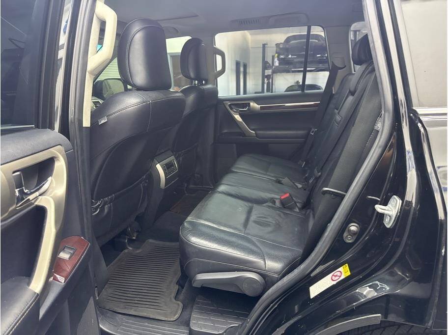Used 2014 Lexus GX 460 w/ Premium Package AWD/4WD image 14