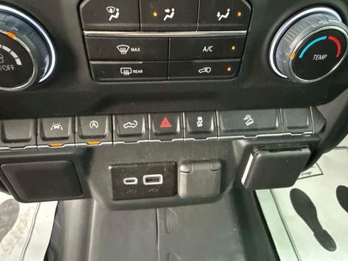 Used 2025 Chevrolet Silverado 1500 Custom Trail Boss w/ LPO, Dark Essentials Package image 25