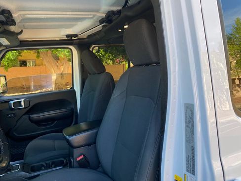 Used 2021 Jeep Gladiator Sport AWD/4WD image 19