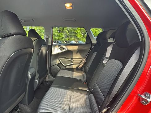 Used 2024 Kia Soul LX w/ Option Group 015 FWD image 22