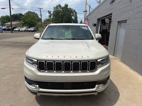 Used 2022 Jeep Wagoneer Series III w/ Premium Group I AWD/4WD image 3